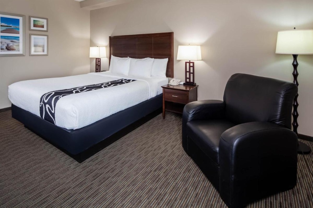 La Quinta Inn & Suites by Wyndham Inglewood Image 10