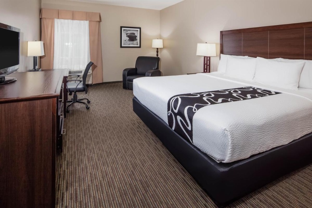 La Quinta Inn & Suites by Wyndham Inglewood Image 14