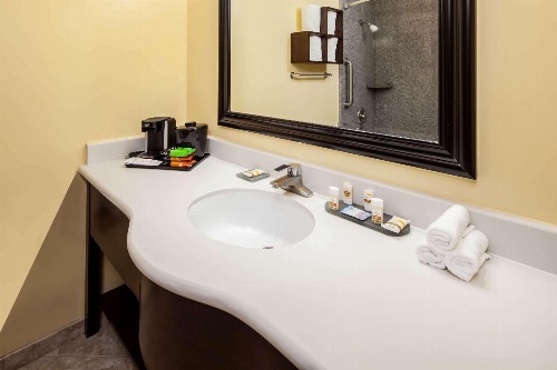 La Quinta Inn & Suites by Wyndham Inglewood image 2
